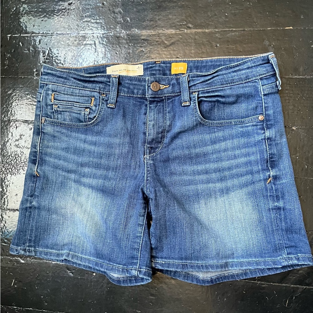 Pilcro high rise denim shorts 29